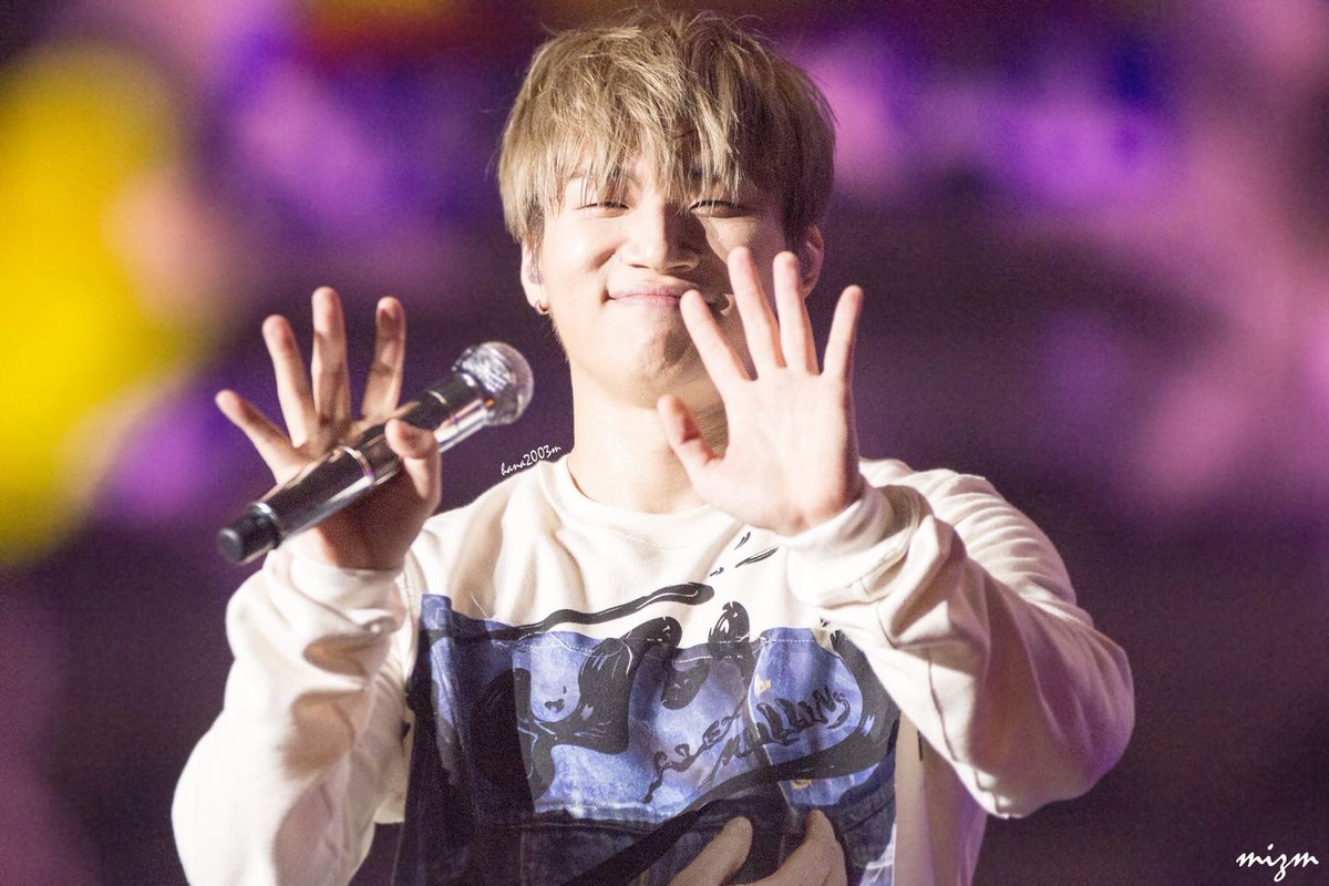 泣かないって思ってたけどテソン見たらやっぱり涙出る 坊主かっこいい誰よりも似合ってる テソン のことが宇宙一好き くほすき 笑って手を振って現れるとかテソンらしいしどこまでも可愛い テソンの笑顔がくほすき 怪我 病気しないで