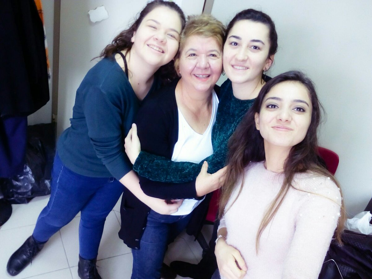 Wuuhuuuuu wuhuuuuuuu... Günaydın en güzel halleri   .. seviyorummmmm  .. HelloooooMMMSSSSSS