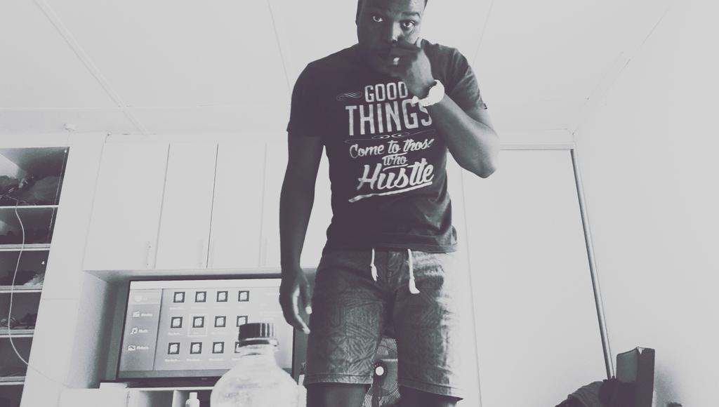 ProSyd's tweet photo. Well okay then #FinePeopleFromZambia https://t.co/yM7xuvFULu
