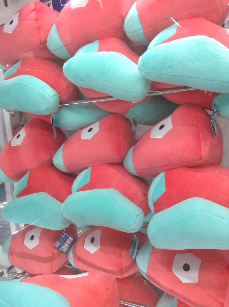セガ赤羽 A Twitter 景品情報 ポケットモンスター サン ムーン めちゃでかポリゴンぬいぐるみ ポケモンシリーズより ポリゴンの ぬいぐるみ登場 ポリゴンって 柔らかいんだね ぜひ店頭にてご確認ください お待ちしております セガ赤羽 Sega ポケモン