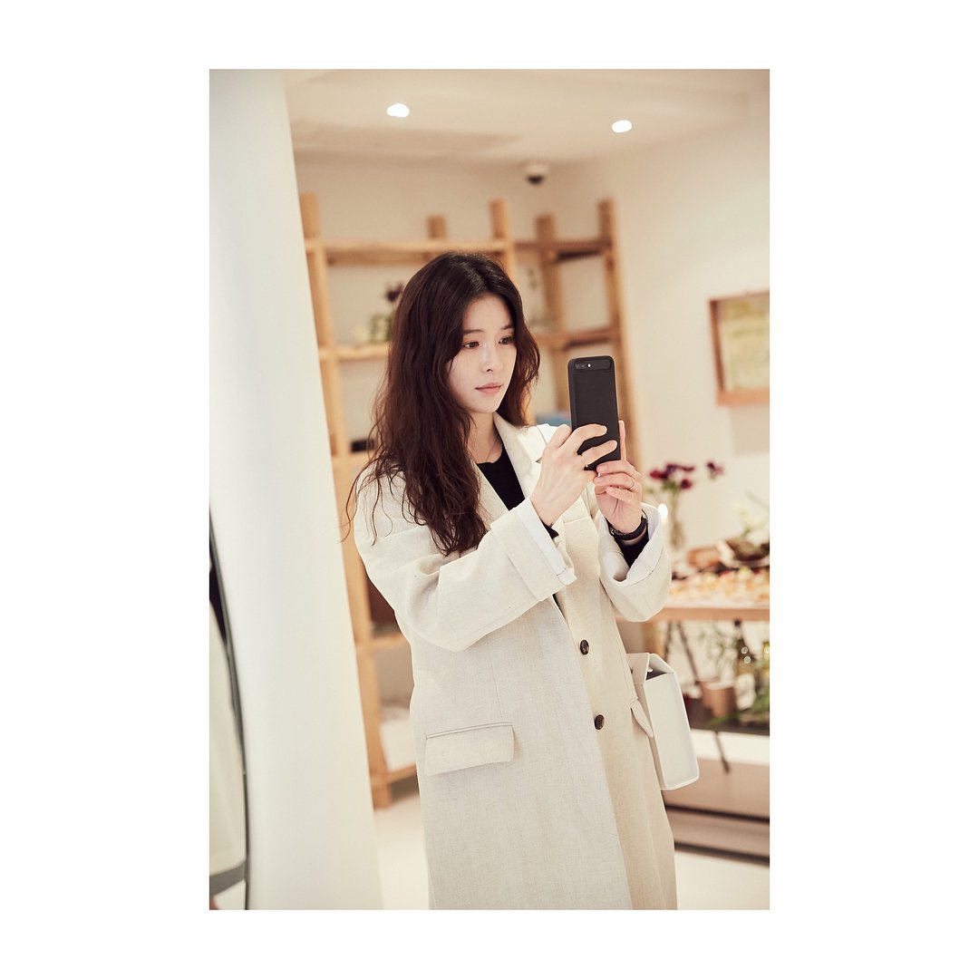 aftschoolsnaps's tweet photo. [KAHI INSTAGRAM(3P)] kahi_korea: #LVIR #르비에르
둘째 낳오면 가을 🍂 
그때는 못입을 SS
🤰🏻아쉬운 임산부... https://t.co/hS2x4q3jMz #kpopsnaps https://t.co/TCxlo6v8sT