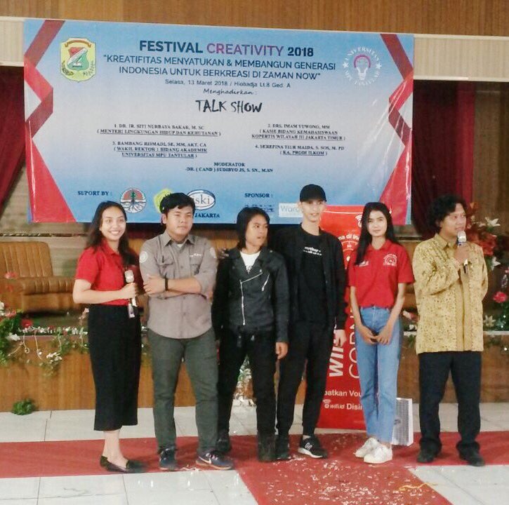 wifiid_jaktim's tweet photo. Bagi bagi hadiah di acara “Festival Creativity 2018” di Universitas Mpu Tantular.. Keren-keren banget hasil karya mahasiswa Mpu Tantular! Pake terus https://t.co/jZGlDZ5wus yaa.. Buat internetan cari inspirasi kreasi selanjutnya~~ https://t.co/rqlt2kBQn5