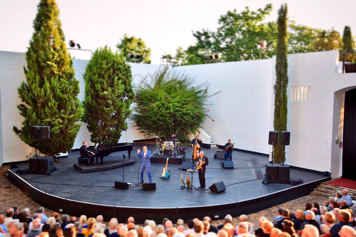 ikemoriz's tweet photo. 11.3.18 #IkeMoriz #SwingBand live at @Oudelibertas amphitheater - final show of the #FleurDuCap summer concert series at #OudeLibertas #MillenniumHitsTour2018 #LoveSwings #swing #crooner #jazz #latin #pop #IkeMorizSextet #MillenniumHits #IkeMorizOnTour https://t.co/qxB45TnDNT https://t.co/jUi3OI54Mp