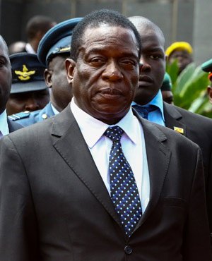 That is fake news': #Zimbabweans #Challenge Mnangagwa over upbeat NYT op-ed: mambolook.com/link/16187505, mambolook.com/africa, duniayote.com/africa