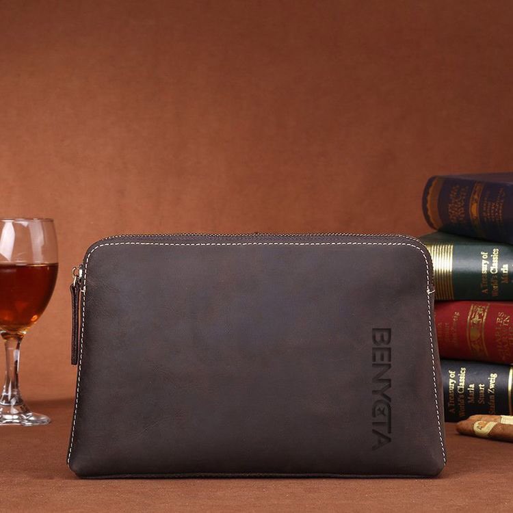 benycta's tweet photo. 👝 ...big enough to store your #phone and other #accessories.
Stay #stylish and #organized with the #timeless #Hand #Stitched #Genuine #Leather #Clutch and its #unique #design.
➡️ #Shop and find out more clicking https://t.co/mO8j1mH0CA! 😍 https://t.co/UwxQOp4KY1
