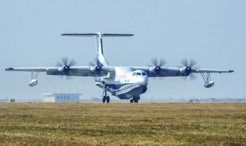investzhuhai's tweet photo. #LATESTPROGRESS The world's largest amphibious aircraft #AG600 will make the maiden flight over the sea in the second half of 2018. 

Let's review the production progress of this big guy first >> https://t.co/gj4SWJzC4q 

#amphibious #Aircraft https://t.co/kpvvmakLcU