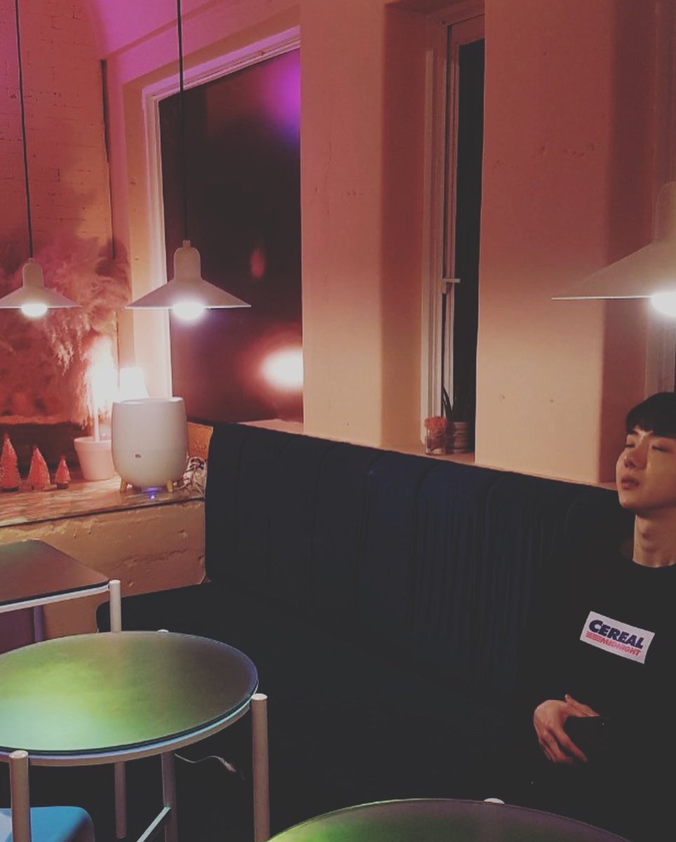 2amsnaps's tweet photo. [JOKWON INSTAGRAM(1P2V)] kwon_jo: #막춤 을 추고나면 허하다.
손님없는 틈을타 허함을 달래기 위해
하지만 허했다.... https://t.co/akJYwel5XY #kpopsnaps https://t.co/BFpvDCVUyK
