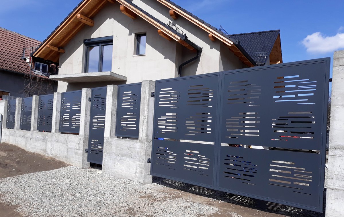 smiloholding's tweet image. Poarta rezidentiala si panouri gard din otel perforat, vopsit profesional in camp electrostatic
 Contactateaza-ne si iti oferim cu placere consultanta fara nici o obligatie! 👍
 Ai un proiect? SUNA ACUM +40722421581 
 E-mail: sales@smilo.ro / office@smilo.ro
#sibiu