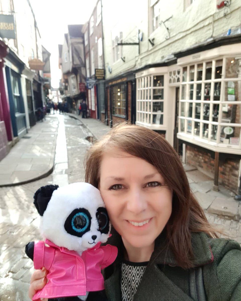 PandaPru's tweet photo. I'm really looking forward to meeting new people and seeing new places but I'm gonna miss my mum and my home.
I hope at the end of my journey I'll be reunited with her again.
Love. Pru x๐ผx
#pandapru #apandacalledpru #prubear #PruthePanda #prustravels #pandabear https://t.co/3Mhg1PfDcX