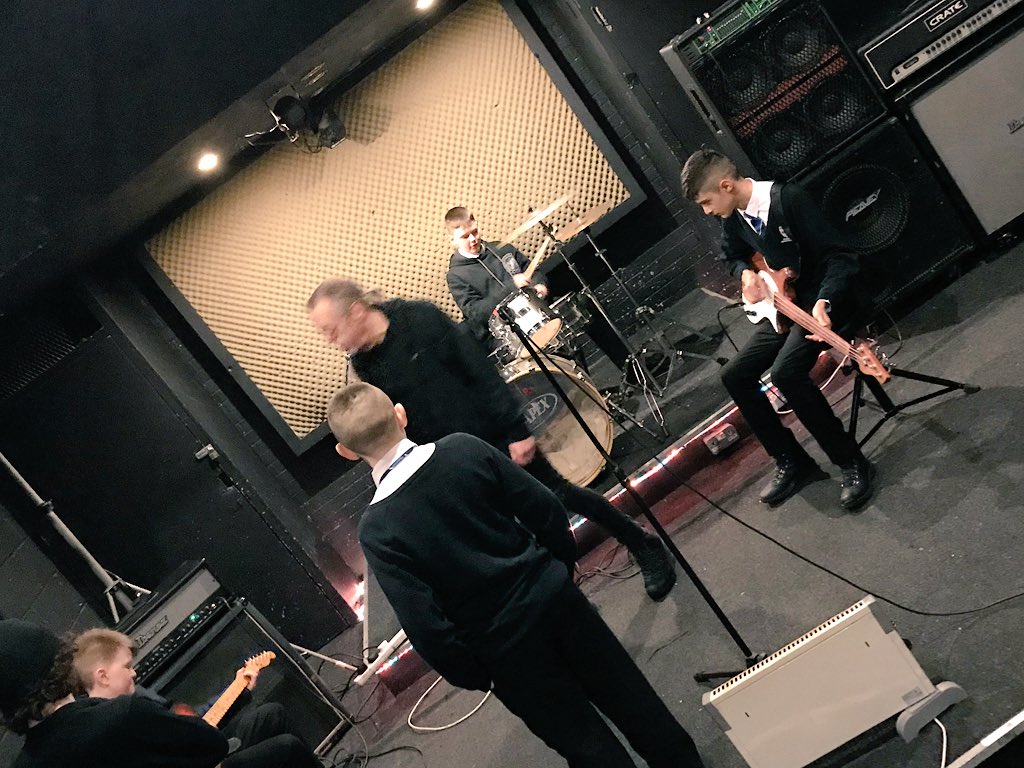 mr_drennan's tweet photo. @norhamhigh Year 7 getting creative at Note Studios! 🎹🎤🎼🎧🎸🎺🎷 https://t.co/vIlmViSRHW