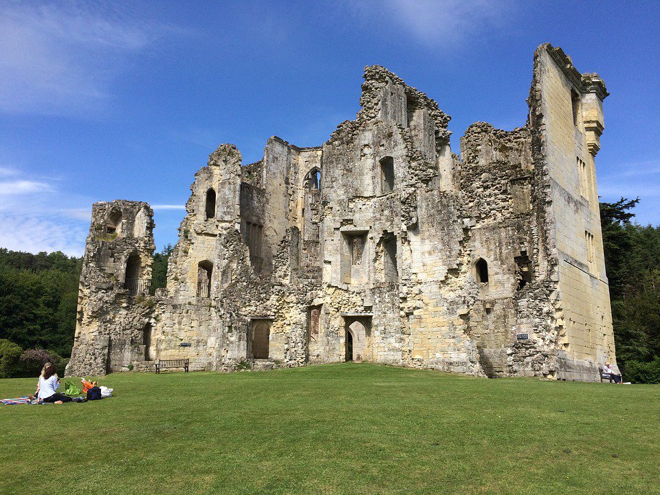 TheHolidayCots's tweet photo. 3) Whilst staying at The Calf Shed, visit Old Wardour Castle, a historic castle located near Tisbury in Wiltshire.
https://t.co/2S1qpZZxgH
#SuttonMandeville #Salisbury #Wiltshire #England #Holiday #Travel #Castle #History #EnglishHeritage https://t.co/RhN1SrjiYl
