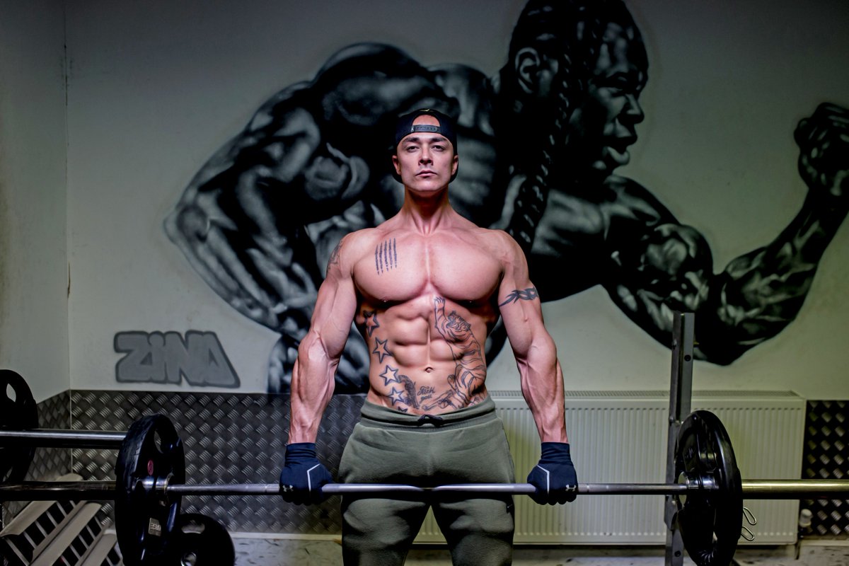 Prison2Perfect's tweet image. Deadlift...one fo my favourite back exercises! What's your favourite?? #paulbeaman #deadlift #bodybuilding #aesthetics #weightlifting