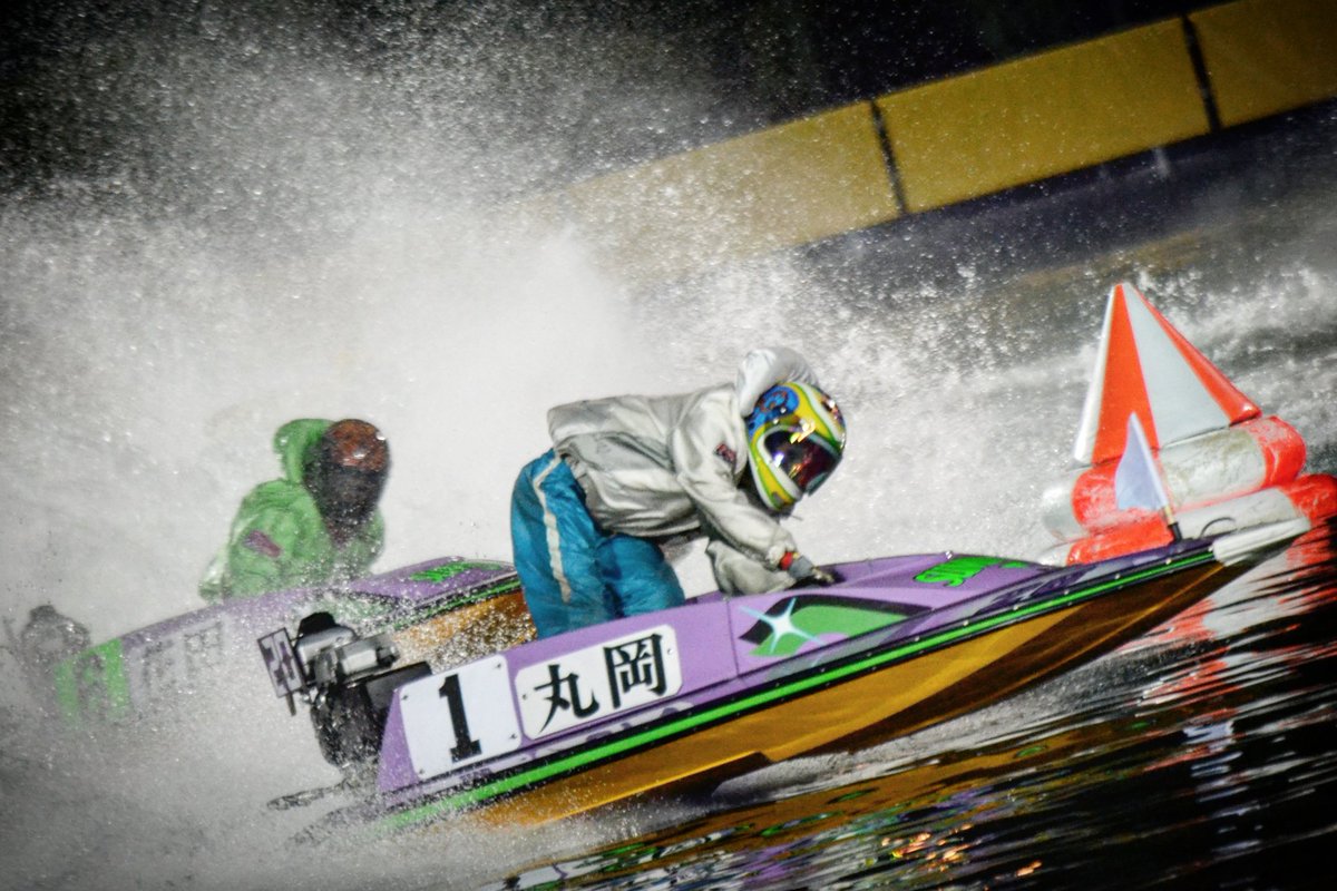 あさーん 丸ちゃんも負けてまへんでぇ ヽ ノこれはウィリーモンキーかなぁ W ボートレース ボートレース住之江 丸岡正典 新ボート