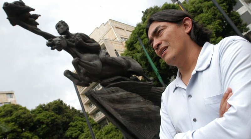 Gustavo Bolívar, senador electo por la Lista de la Decencia, promete donar su salario a obras sociales. bit.ly/2FCO0hq