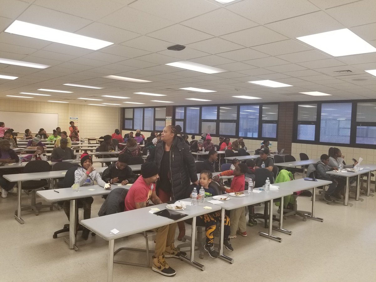 Jackie_FACECMSD's tweet photo. Last week Mrs. Curtis hosted the LIFT Network Parent Meeting. It was a success! @FACECMSD https://t.co/GqGspCarCt