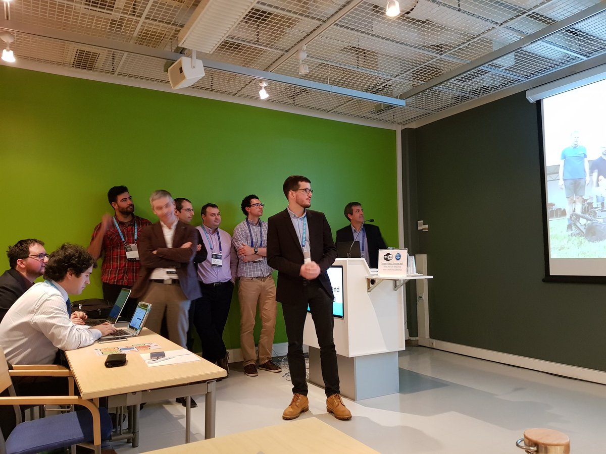 FerroFrancescoE's tweet image. @ERLrobotleague #ERF2018 @eu_Robotics with a lot of #TIAGoRobot @PALRobotics in Competition Workshop