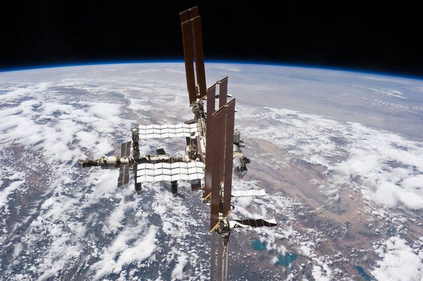 Flat Earth Conspiracy Theory & why they are dangerous DYK8WviWkAA6VPC?format=jpg&name=small