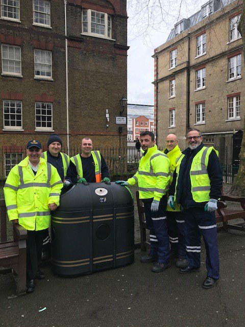 CityWestminster's tweet photo. Our Spring Clean Team spruced up Paddington Street Gardens this morning & installed brand new bins #CitySpringClean https://t.co/PWBLydWGGw