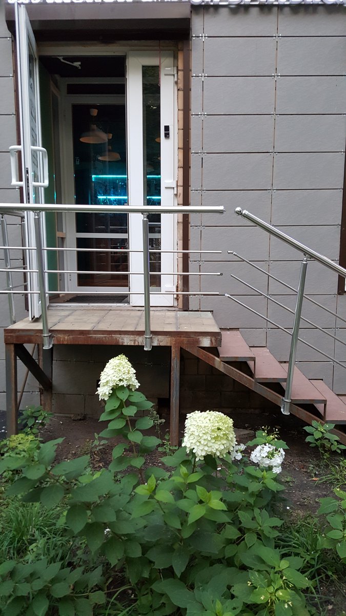 #Продаю свое помещение #магазин в Центре #Москвы  Собственник. тел. 8-495-773-34-39, 8-916-182-00-84 vidus.ru/magpresnya.htm Цена 29млн. руб. #недвижимость #Россия #коммерческая