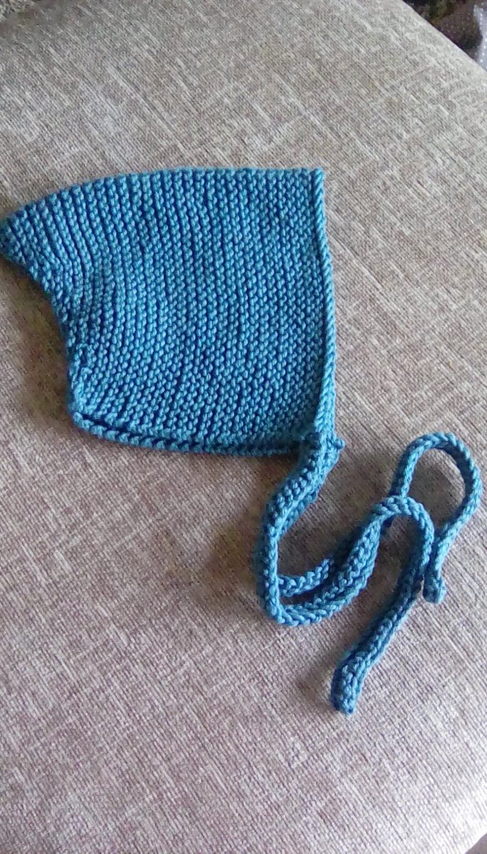 BabyKnitsHome's tweet photo. New Make! #baby bonnet a timeless #classic. 
#handmade #babygift #knitting #Herefordshire https://t.co/u4iF3efxnz