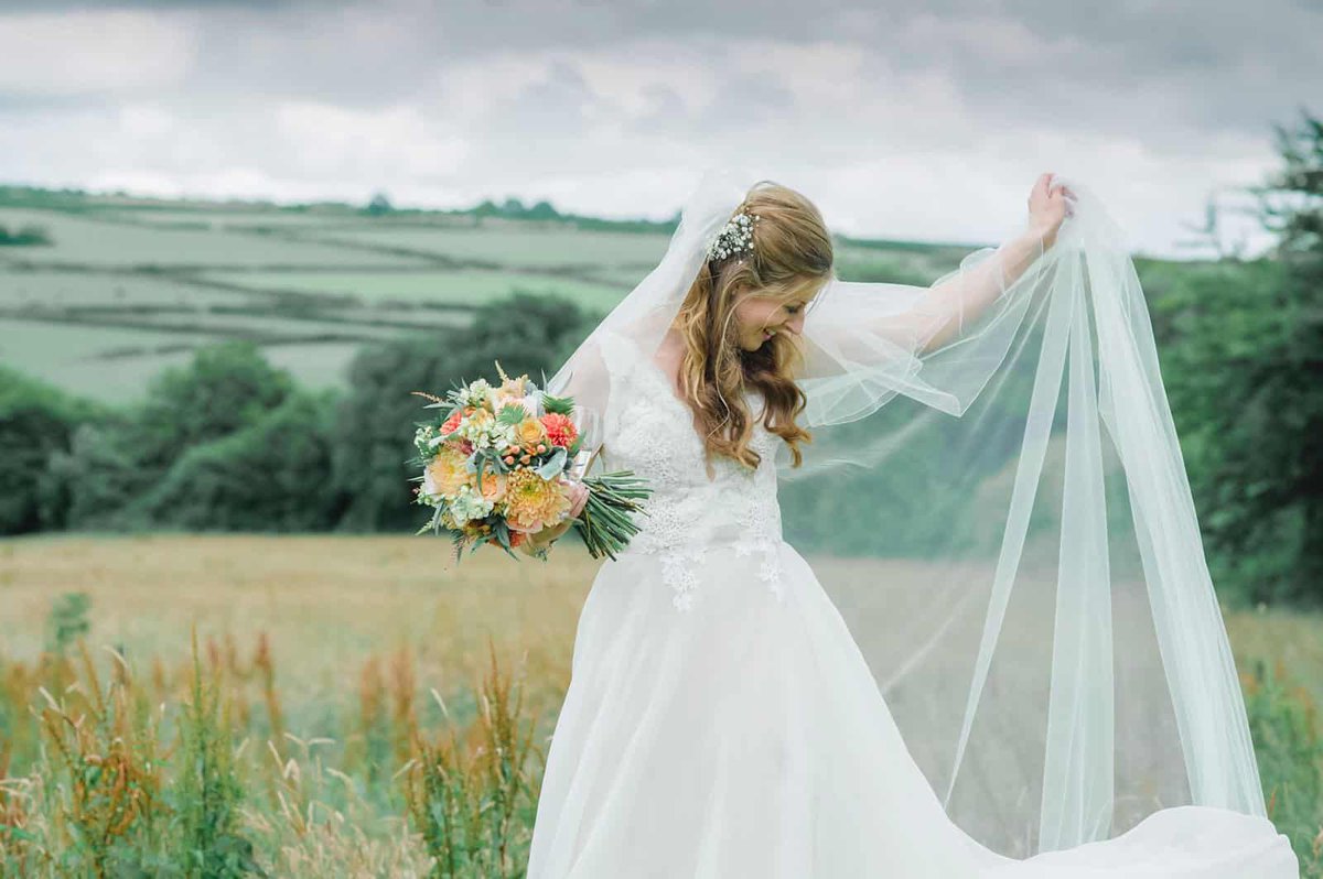 eeekweddings's tweet photo. #bridalgossip a hidden bridal heaven! Start by taking a walk through the wonderful wedding showroom commonly known as a walk in Pinterest https://t.co/aR7dlDW38A https://t.co/10B0ChJHgx