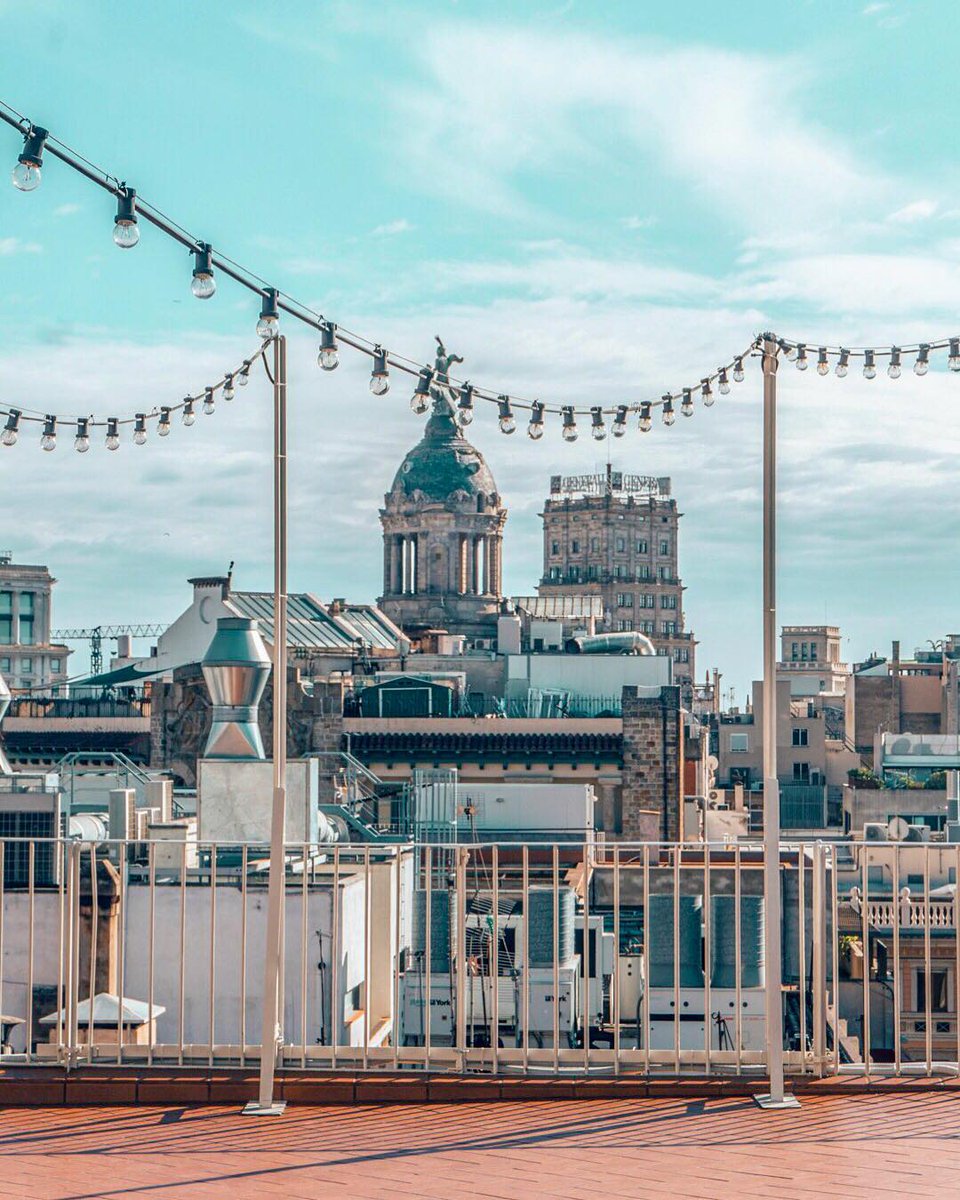 thisis_bcn_EN's tweet photo. A Tuesday of challenges! Let’s start with an easy one: where was this picture taken? 📸 ©mihaela._.dragan https://t.co/zDiU4LGkS1