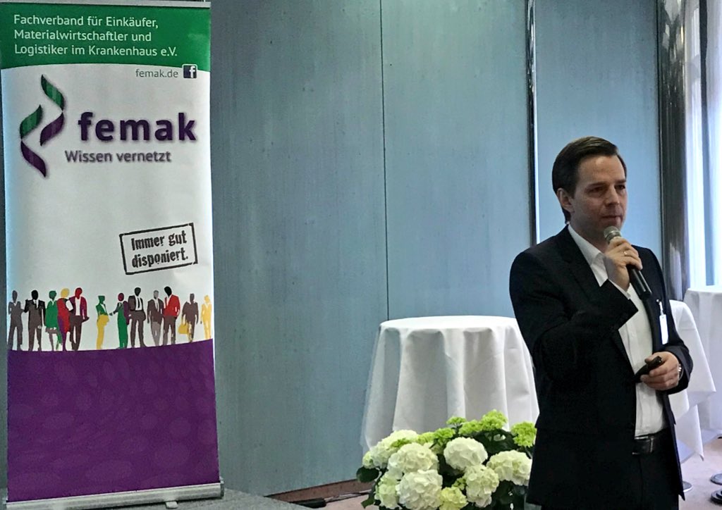 MichaelReiterPR's tweet photo. #OP-Logistik: Schug #Gallmann #Schug/ #femak18: Unterstützung seitens #Einkauf durch Reduktion der Artikelanzahl durch standardisierte Eingriffsstücklisten + OP-Sets, detaillierte #Kostenträgerrechnung, Sicherung der #Datenqualität über alle #Prozessstufen. https://t.co/tWRqWmenST