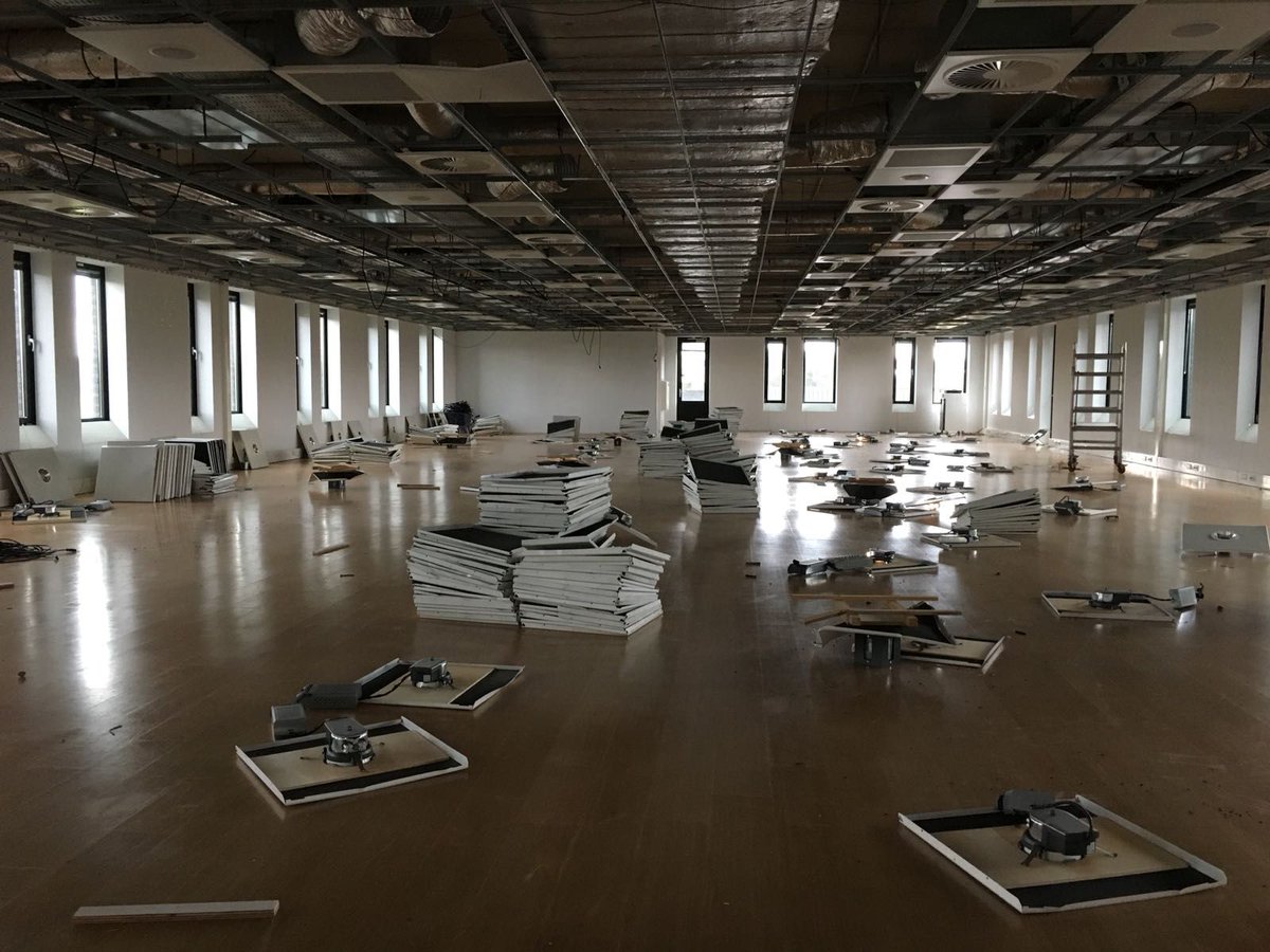 The first day of demolition of the project Van Deventerlaan in Utrecht! #officebuilding #Dittofficemakers #inspired