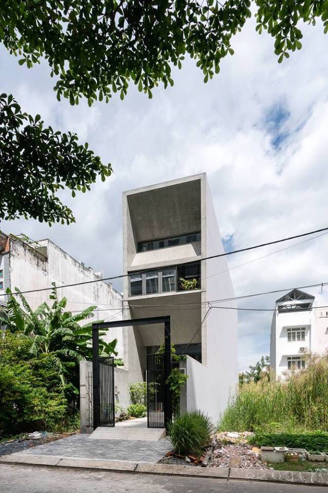 IsskndarAriffin's tweet photo. Nampak dari rumah ni macam pelik je bentuk dia, tapi bila tengok belah dalam cool gilerr.. https://t.co/uHydhxz7UK
