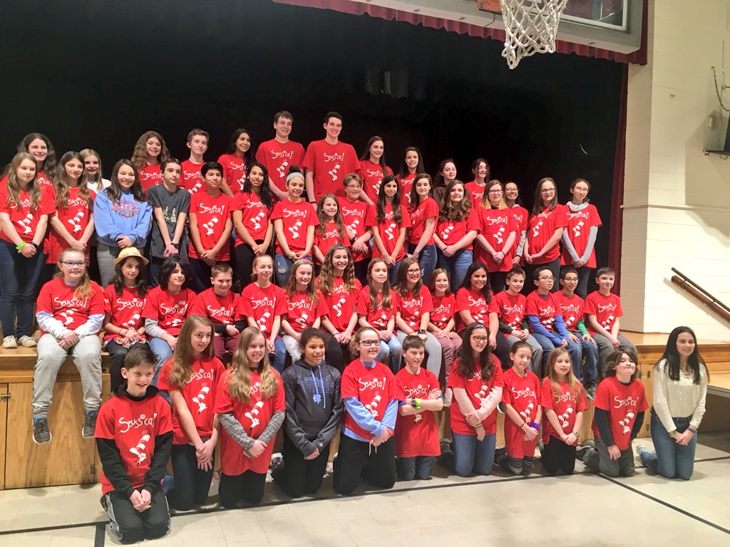 mrskdejesus's tweet photo. Tech week 2018 Day 1! #amazingstudents #excellentdirecting #seussical2018 #thanksalumni @cpsdramateacher @CPSCEA https://t.co/hKDkN7z9dJ