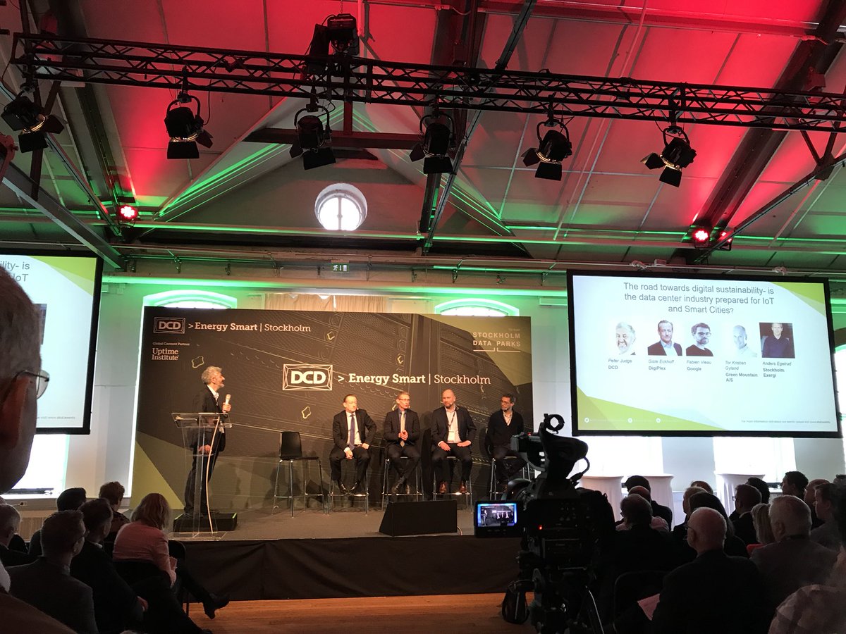 Stockholm Data Parks' Anders Egelrud debating energy efficiency for the data center industry at #DCDenergySmart with Fabien Vieau from Google, Gisle Eckhoff from DigiPlex, Tor Kristian Gyland from Green Mountain and moderator Peter Judge from Datacenter Dynamics.