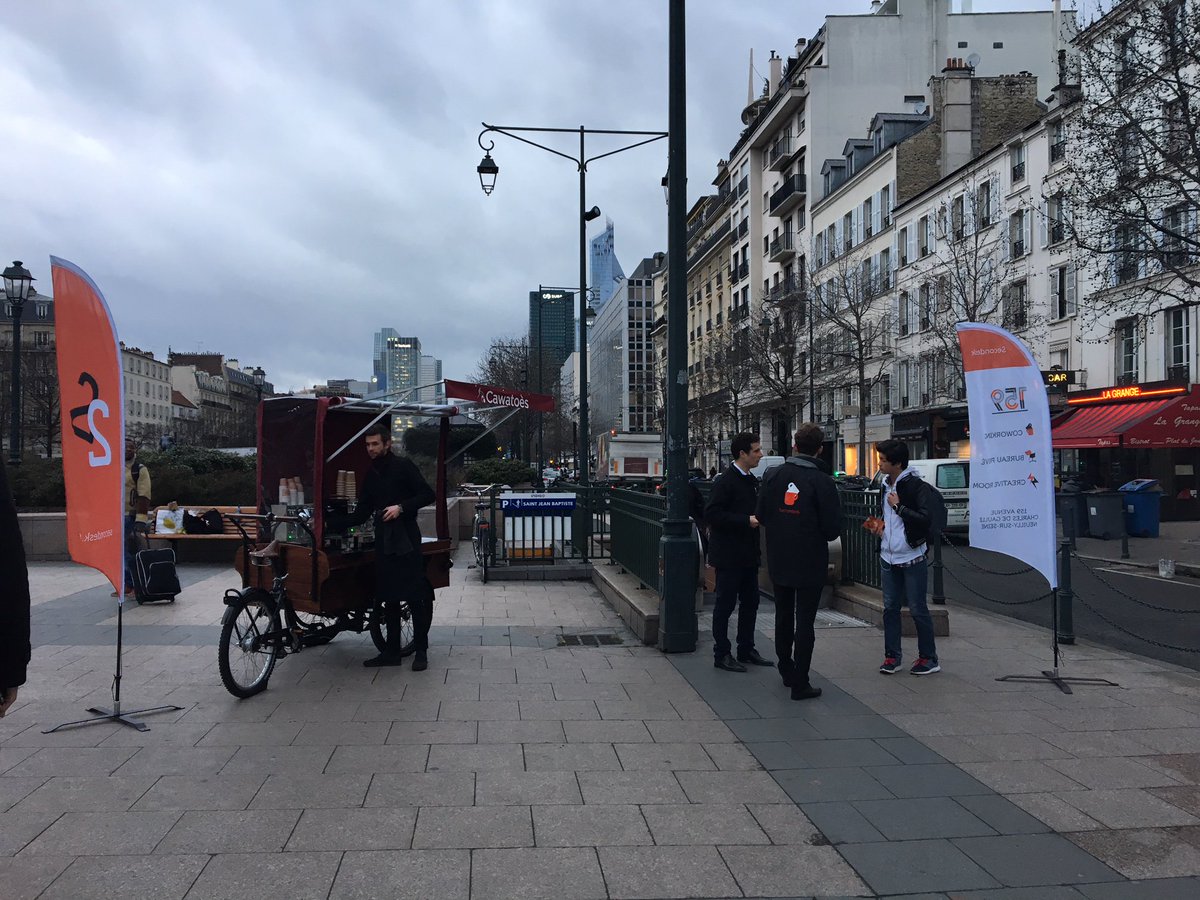 AgenceWelove's tweet photo. @secondesk_paris vous offre le petit déjeuner ce matin avec @AgenceWelove ☕️ #secondesk #coworking #coffeetruck #neuilly https://t.co/5C4mPmkjv8