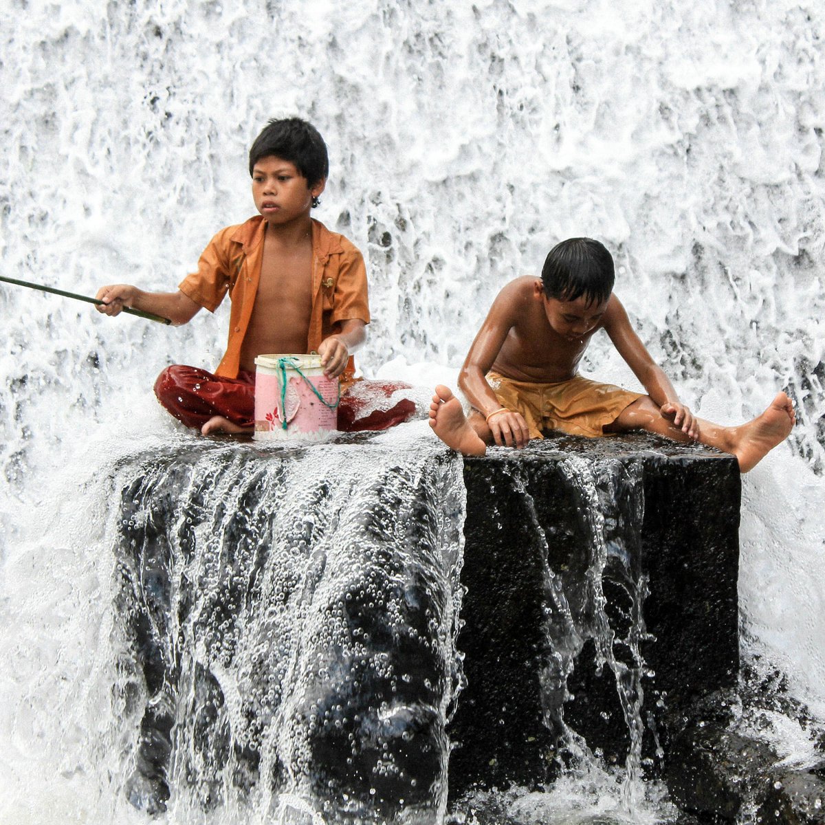 markedshot's tweet image. Flip through your travel archives and share with us some of the shots you've taken of the locals in the countries you've visited! ✈️🌎 #Peopleoftheworld 
Photo by Iman Alfarizi(markedshot.com/alfarisi13) 
#Markedshot #MSfeatures #snapandberewarded
