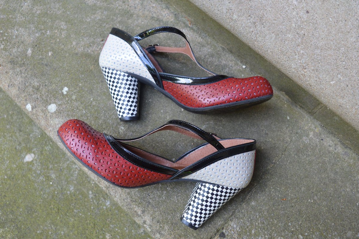 retroboga's tweet photo. Si te gusta el rollo pin up y retro @laveintinueve te encantará. Te contamos todos los detalles de esta marca y, además, entrevistamos a su CEO 👠 https://t.co/fzdBnWww22
#retroboga #retro #laveintinueve #zapatos #pinup https://t.co/9V1DUrONrZ