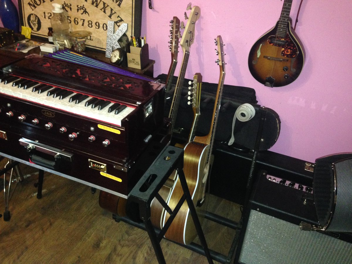 Knifeworld's tweet photo. Having finished the EP, today, one day shy of Spring and the Iranian new year, I begin recording my solo album. 
Don't let the mandolin fool you. It won't be getting a look in. 
#nomandolin https://t.co/RgyxKxkVCh
