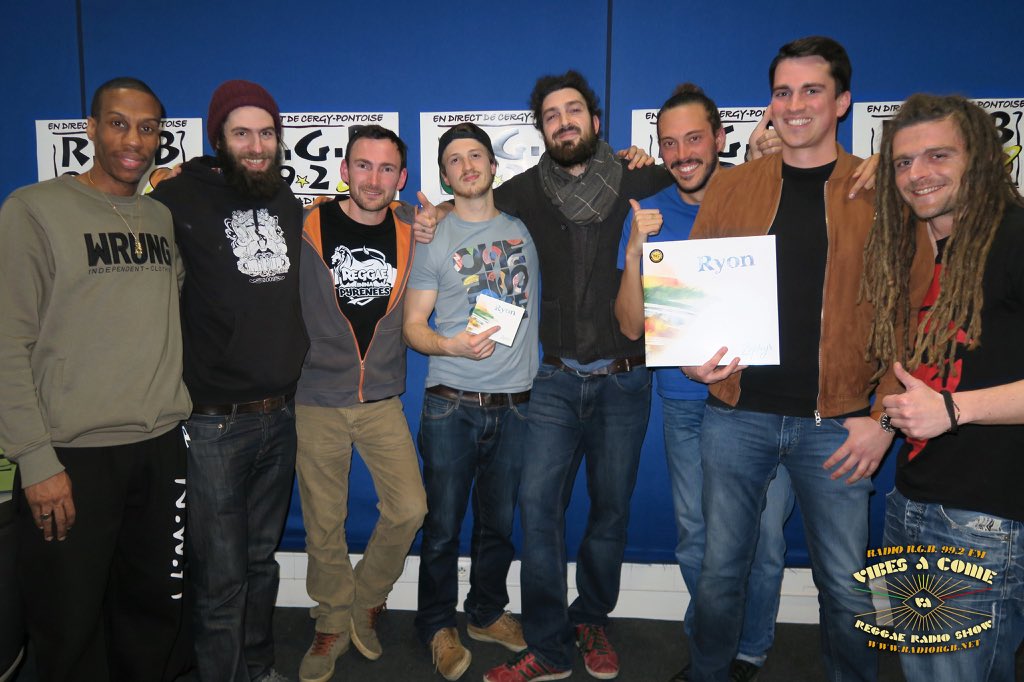 Vibes_A_Come's tweet photo. Epic show for our 5 years birthday bash alongside our Special Guests #bazil (new album #easttothewest ) & #ryon (new album #zephyr out 16thMarch) #vibesAcome #radioshow #radioRGB #BirthdayBash #5years #5yearsgoingstrong https://t.co/fSzrPkF3Ra