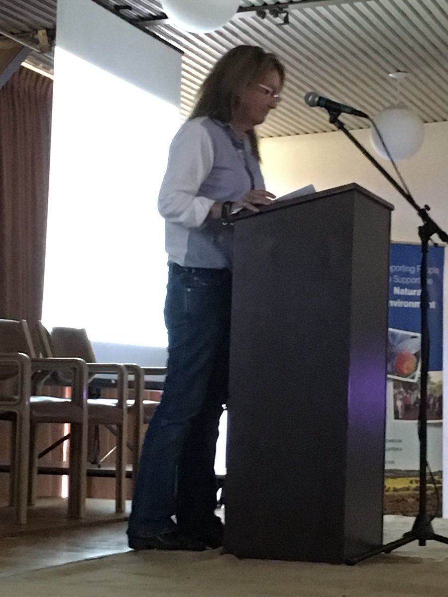 Wheatbeltnrm's tweet image. Pip Courtney wraps up the 1st day of a gritty &amp;amp; gutsy Talkin Soil Health Conference. Thanks for being our MC!   @pipcourtney  #tsh2018 #awesomespeakers #soilsarelife #lifeintheground #dustoffthedirt @NACC_NRM