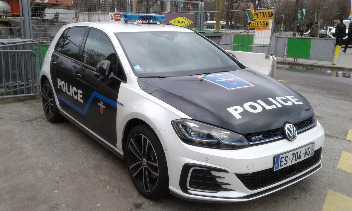 Commissariat Paris 8 tweet media