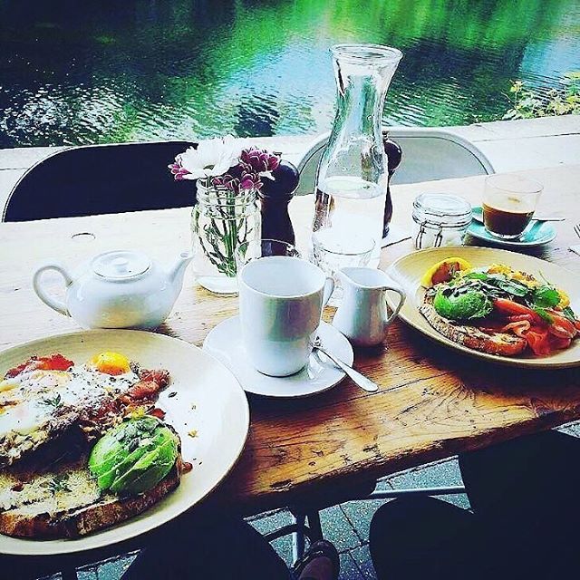 Breakfast with a view today! #tuesdaytreat #regentscanal #breakfastlondon ☀️🍳🥑⠀
great shot @whatsonthecanal 😍 come back soon!
