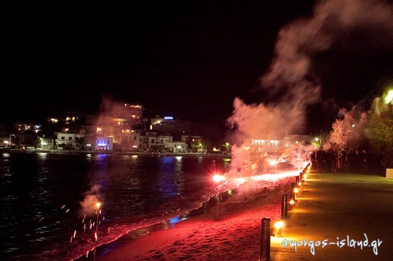Τα ιδιαίτερα πασχαλινά έθιμα σε συνδυασμό με την κατανυκτική ατμόσφαιρα μετατρέπουν την #Αμοργό στον ιδανικό προορισμό!
🎇 Ζήστε από κοντά την λαμπρότητα των ημερών... 🎆
🌐 amorgos-island.gr
#easter #Amorgos #AmorgosIsland #cyclades #experience
