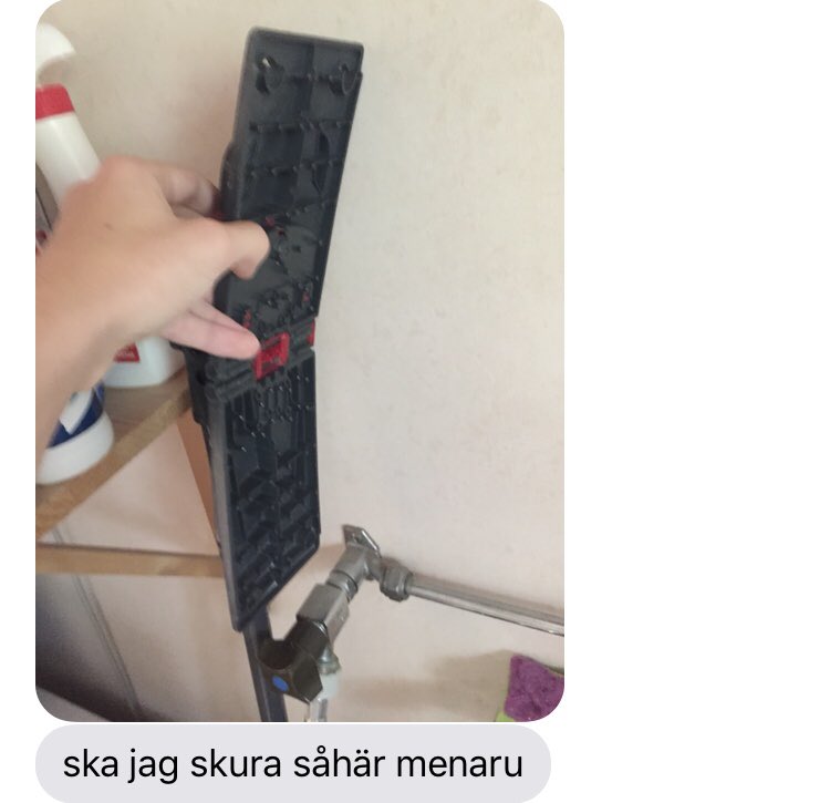 emmaaeng's tweet photo. Alla som e i behov av städhjälp!! Hör av er till min bror, fantastiskt duktig, mkt självgående med mångårig erfarenhet av att skura golv https://t.co/klkNmDG8gk