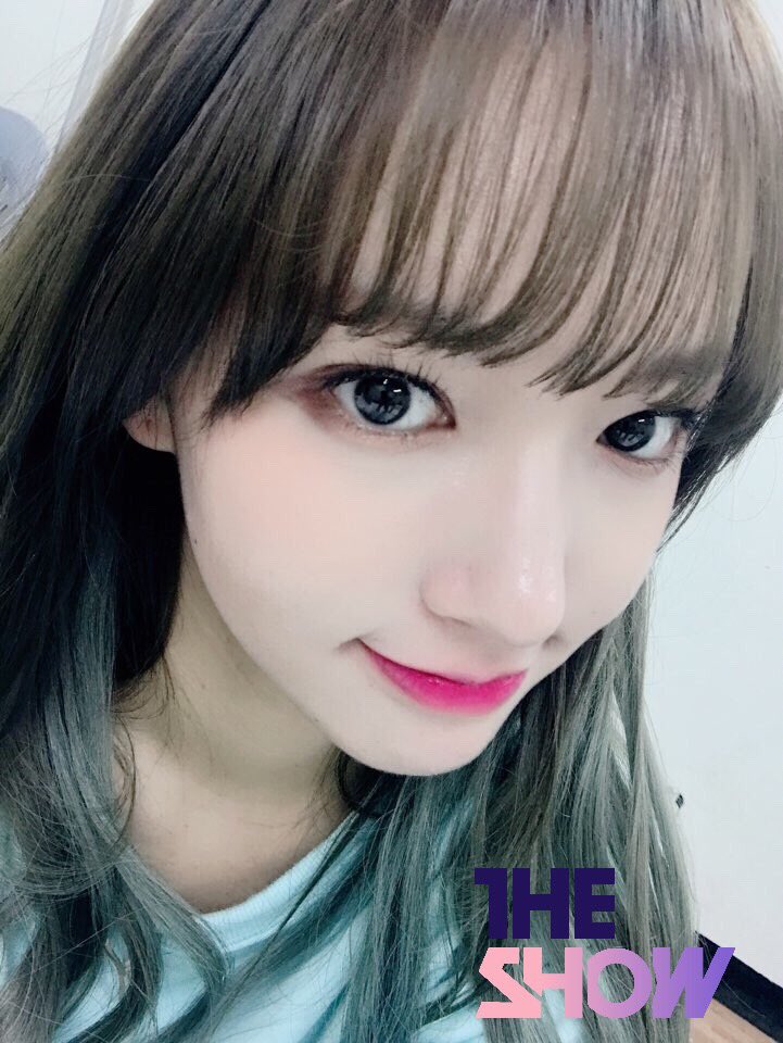theshow_offcl's tweet image. [★140회 더쇼 초이스 후보③] 예쁜 애 옆에 예쁜 애 왜 #우소 얼굴 노벨 평화상 안 시켜주냐구요 (찡찡) 어제보다 13x160225 배 마법사미 넘치는 #우주소녀 #화이트데이 기념 셀카 선물🎀 #더쇼 #THESHOW @WJSN_Cosmic