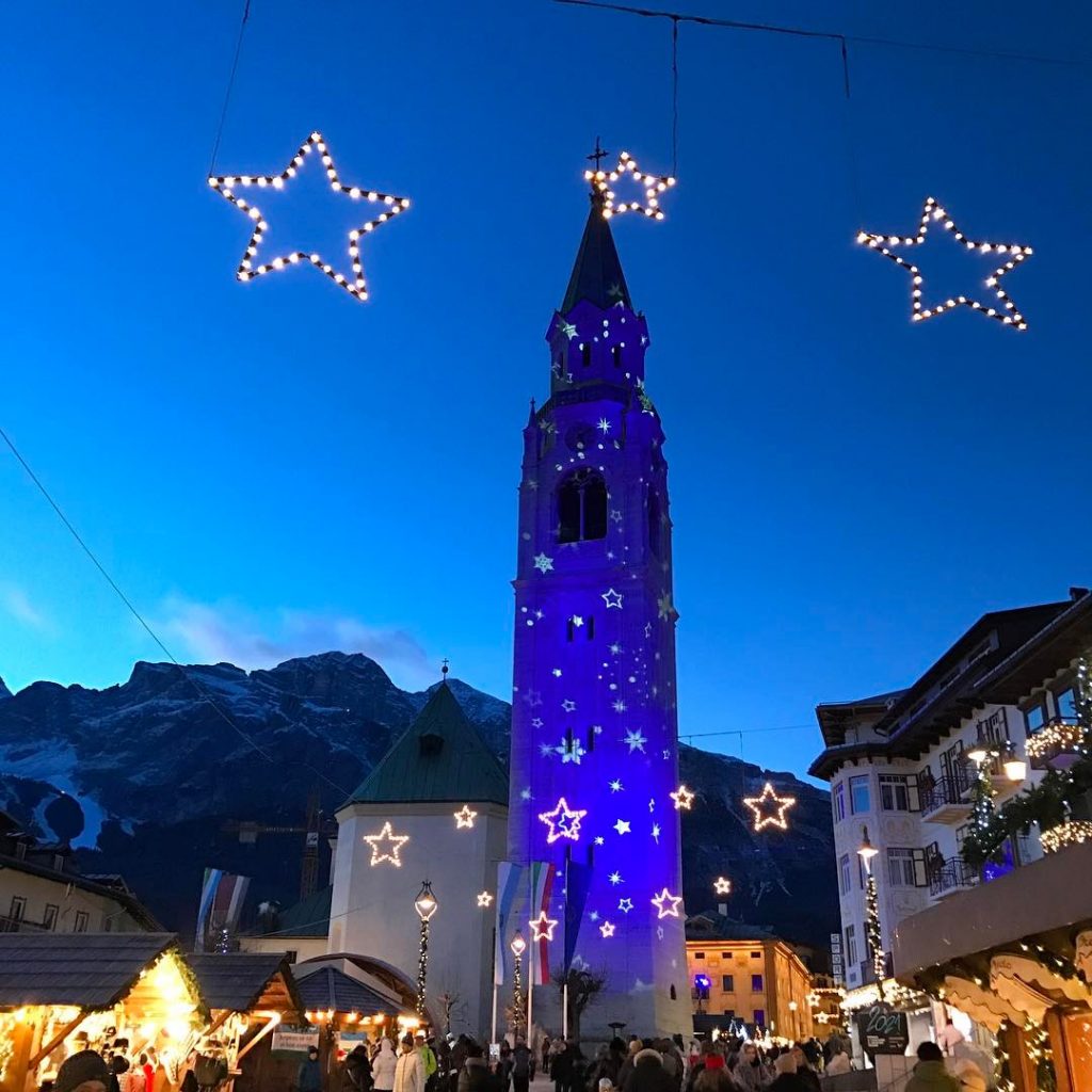 Natale a #Cortina d'Ampezzo
#Camcortina #Cortina2021 #Cortinadampezzo #Cortinahotel #Hotelcortina #Natale2017 #Nataleacortina #Natalecortina #Vacanzeacortina #Vacanzedinataleacortina #Vacanzenatalecortina #Webcamcortina
scimarche.it/natale-cortina…