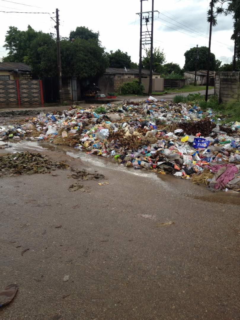 HarareYangu's tweet photo. #ServiceReport: Need for urgent refuse collection in front of my House at corner 199th &amp; 202th Street, Canaan;Highfield.

ATT: @cohsunshinecity 

Reported via #HarareYangu app by a concerned Resident. Download your app for FREE: https://t.co/XdUWLbZMDC https://t.co/jEXE07OlYb