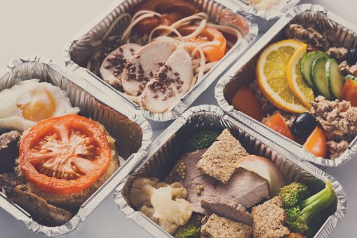 NHSuk's tweet photo. Some takeaway dishes have half an adult's recommended daily allowance in just one dish. Make the right menu choices and it can be a lot healthier: https://t.co/waKqb48cTO #SaltAwarenessWeek https://t.co/cagE9G1SU0