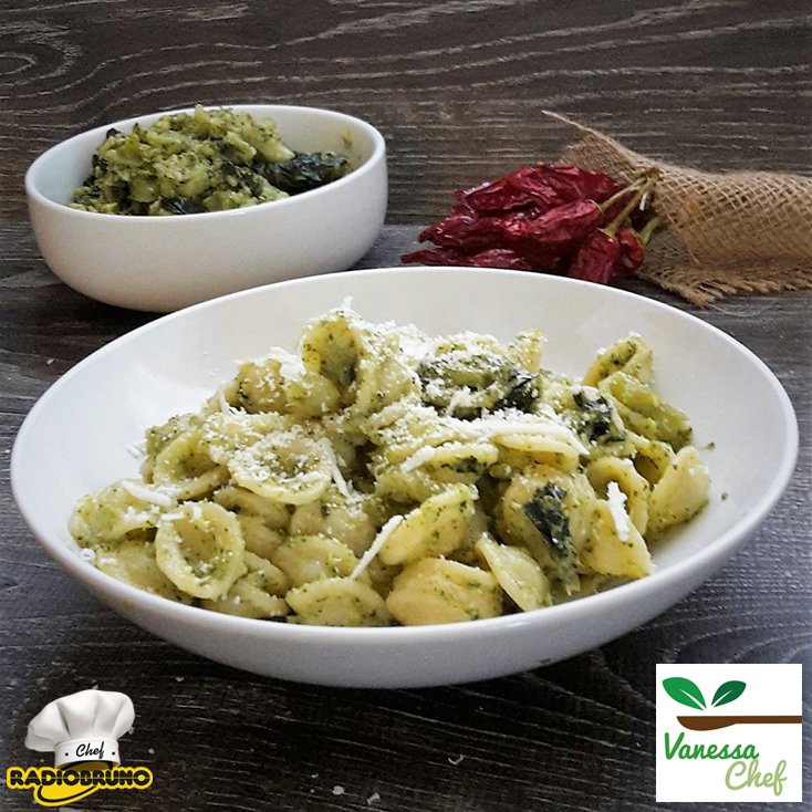 RADIOBRUNO1's tweet photo. Che bontà la pasta! L'avete mai provata con i broccoli e la ricotta salata? Ecco la ricetta veloce e gustosa che ci consiglia Vanessa Chef ➡️ https://t.co/51WNTzSD03
Buon appetito!
#BrunoChef #vanessa_chef #ricette #vegetariano https://t.co/BUqXm9VZik
