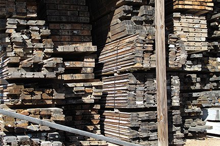 authreclaimed's tweet photo. #TimberTuesday

Thousands of board feet ready for a new home! 

#reclaimedwood #befearlesslyauthentic #milledlocally #itswhatwedo #mill #texturetuesday #workflow #behindthescenes #authenticreclaimed #harvest2home #discoverthedifference #hardwood #woodworking https://t.co/LqOVC9w0bG