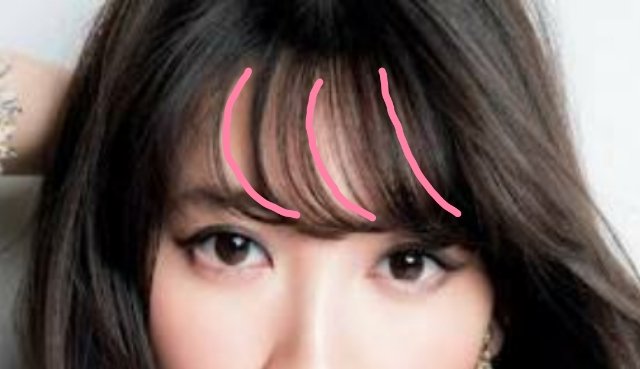 みんく Twitter પર 切り方とセットの仕方で前髪の印象ってだいぶ変わるな 理想は2枚目のcカールだけどアイロンの当て方が悪いのかいつも アイドル前髪になってしまう