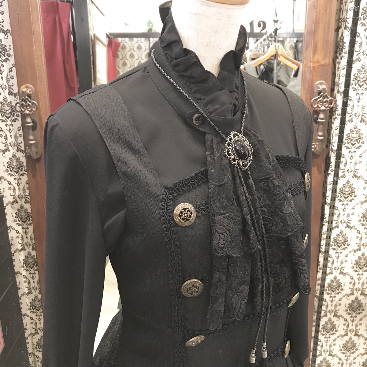 🔱 抑えめゴシック 🕯*:｡ ひらひらしたスカートが多めなゴシック