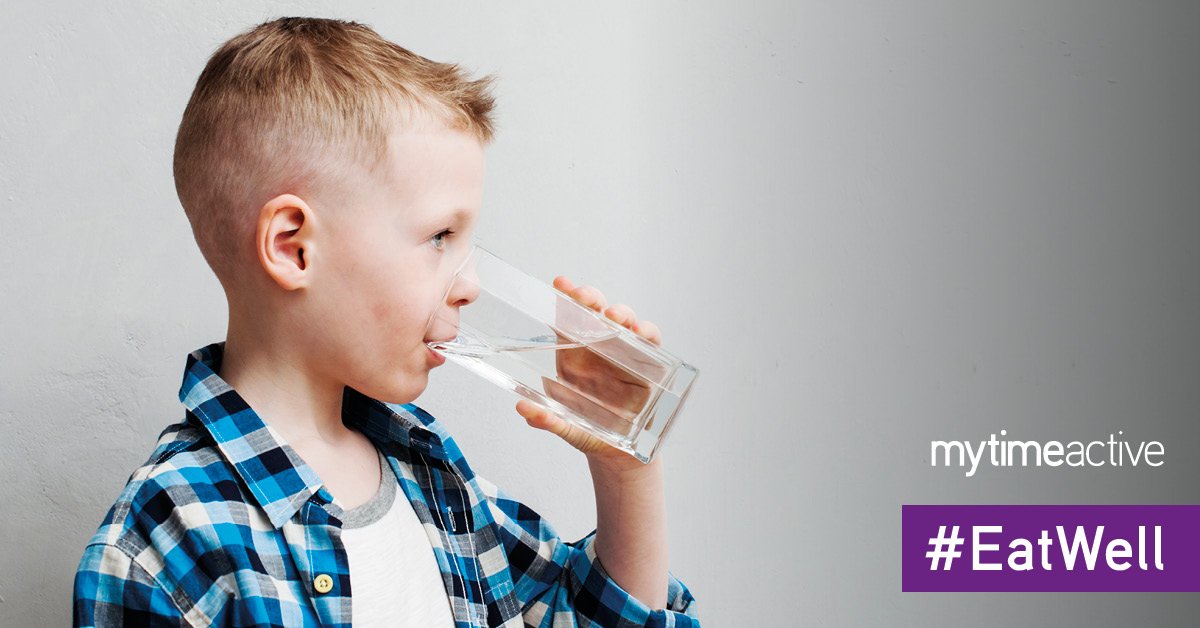 WalnutsLC's tweet image. This week is National Nutrition and Hydration Week. The NHS recommends drinking 6-8 glasses of fluid a day.  How many do you normally have? We can find it hard to drink this much water.  Fortunately, teas and coffees count.  Just watch those caffeine levels.  #EatWell